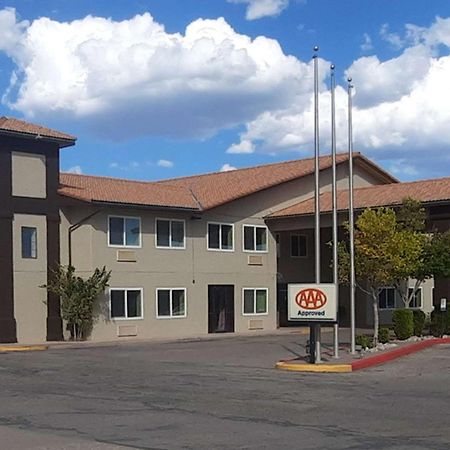 Quality Inn & Suites Grants - I-40 Экстерьер фото