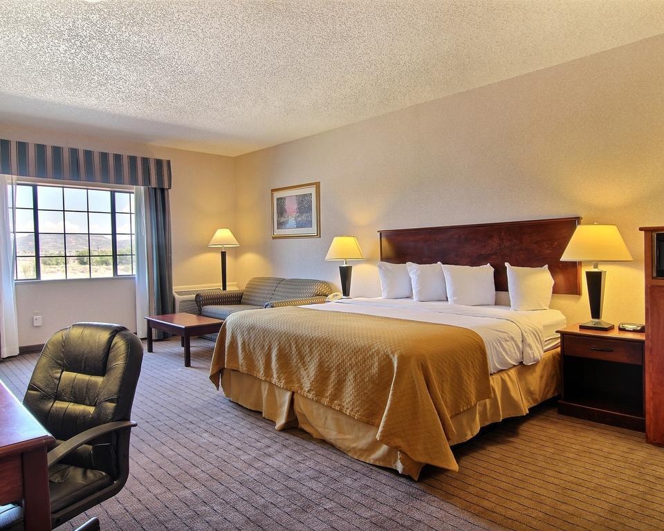 Quality Inn & Suites Grants - I-40 Экстерьер фото