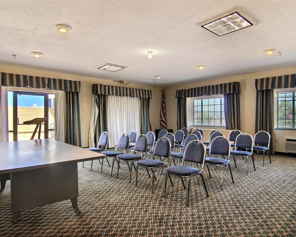 Quality Inn & Suites Grants - I-40 Экстерьер фото