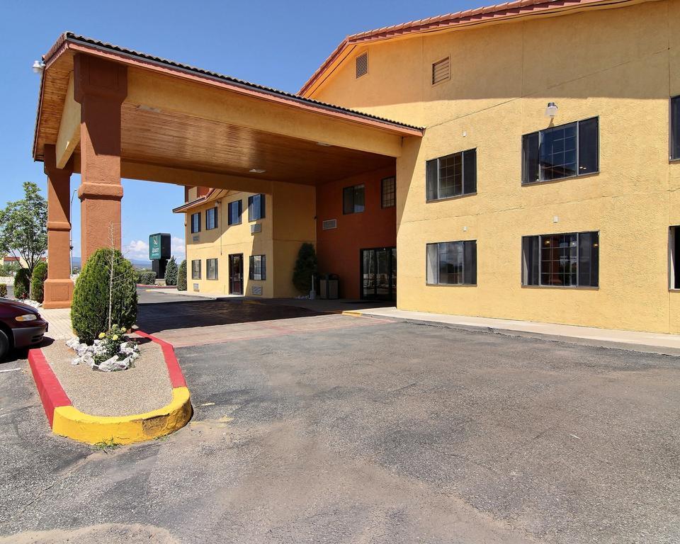 Quality Inn & Suites Grants - I-40 Экстерьер фото