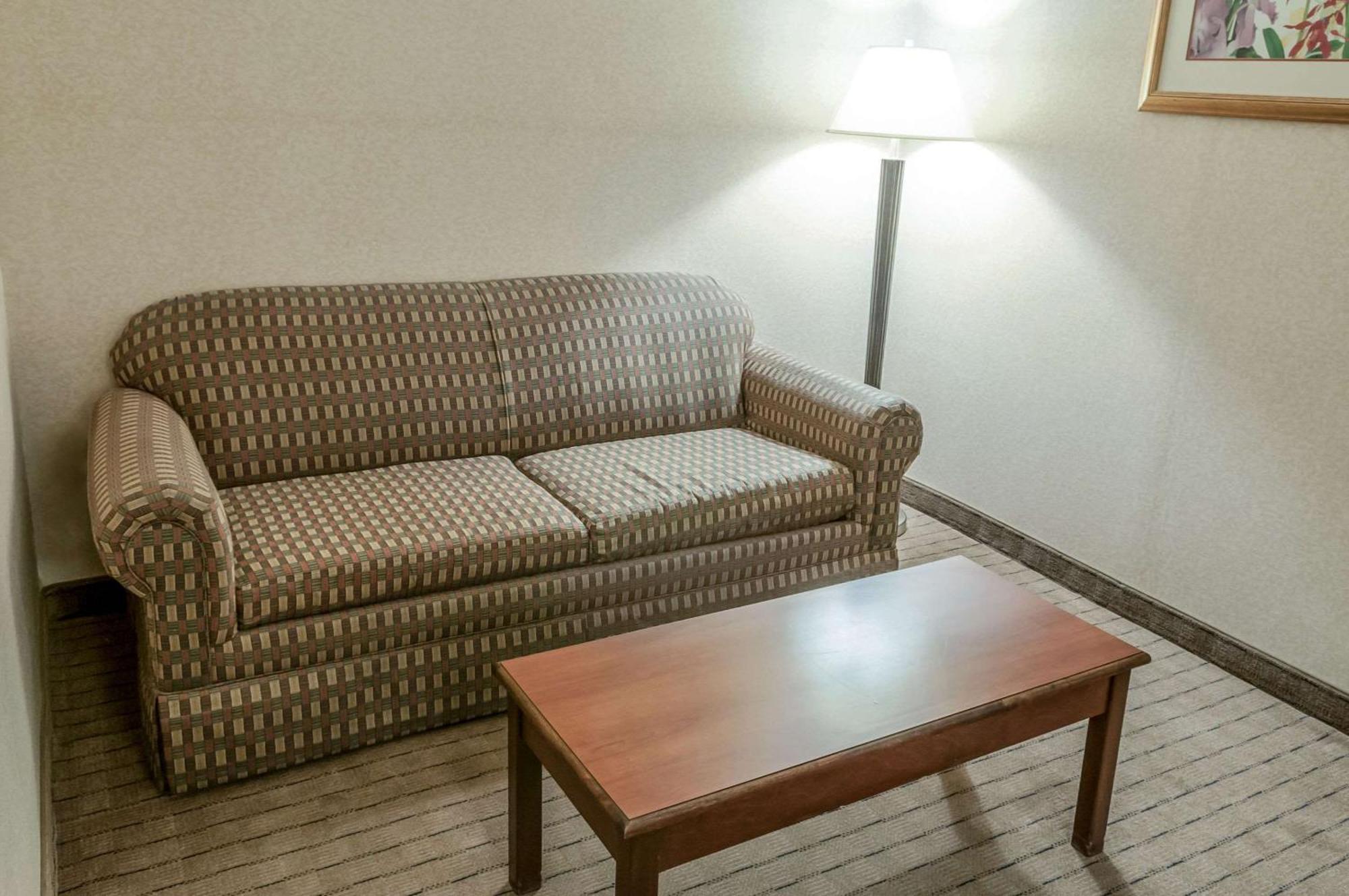 Quality Inn & Suites Grants - I-40 Экстерьер фото