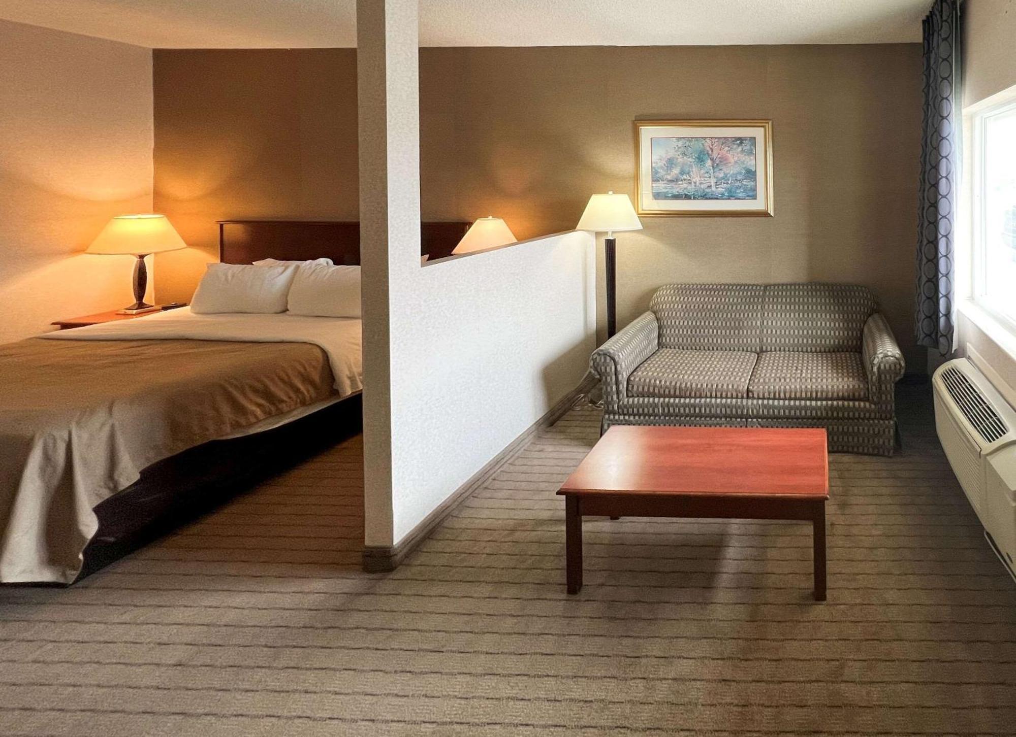 Quality Inn & Suites Grants - I-40 Экстерьер фото