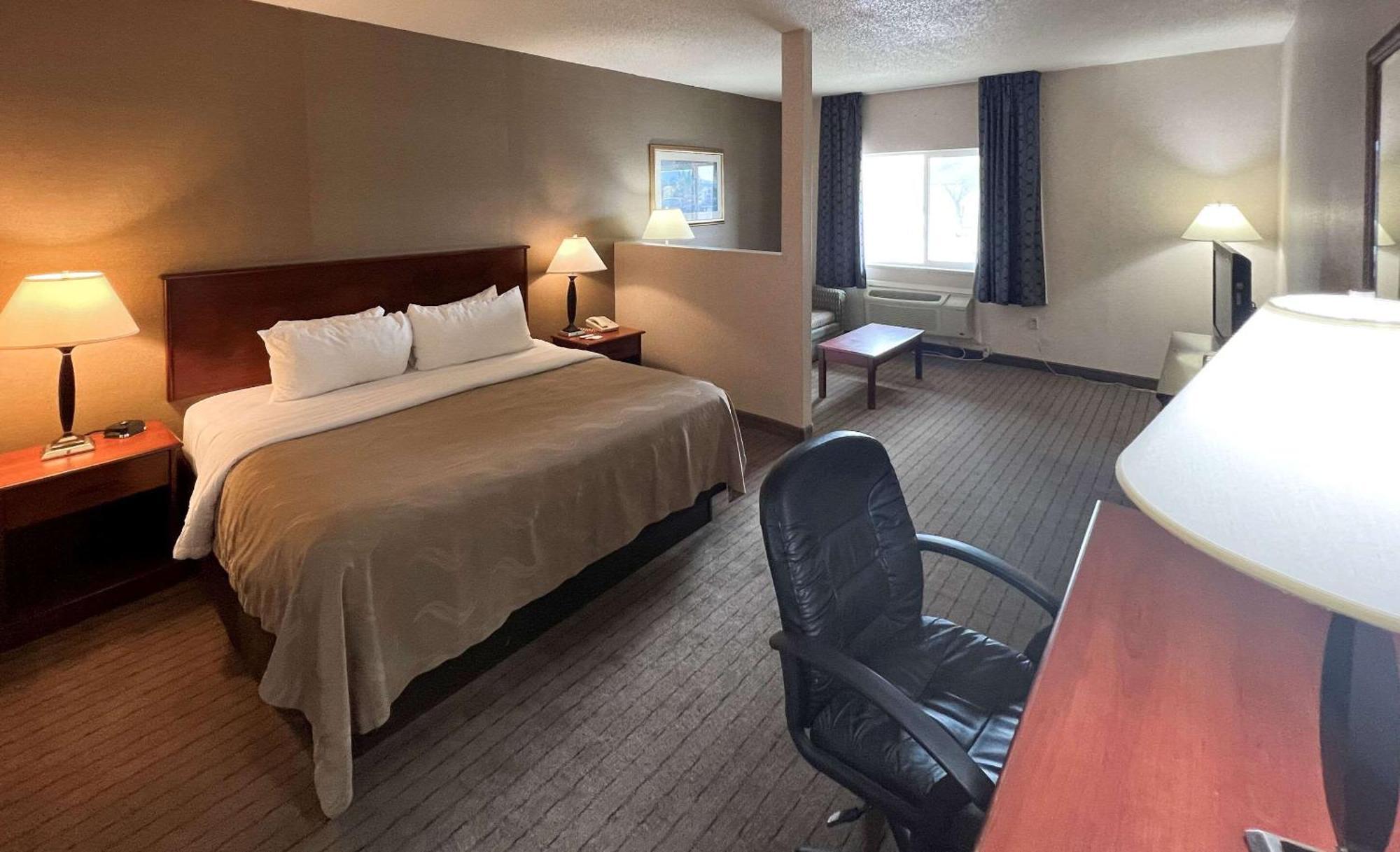 Quality Inn & Suites Grants - I-40 Экстерьер фото
