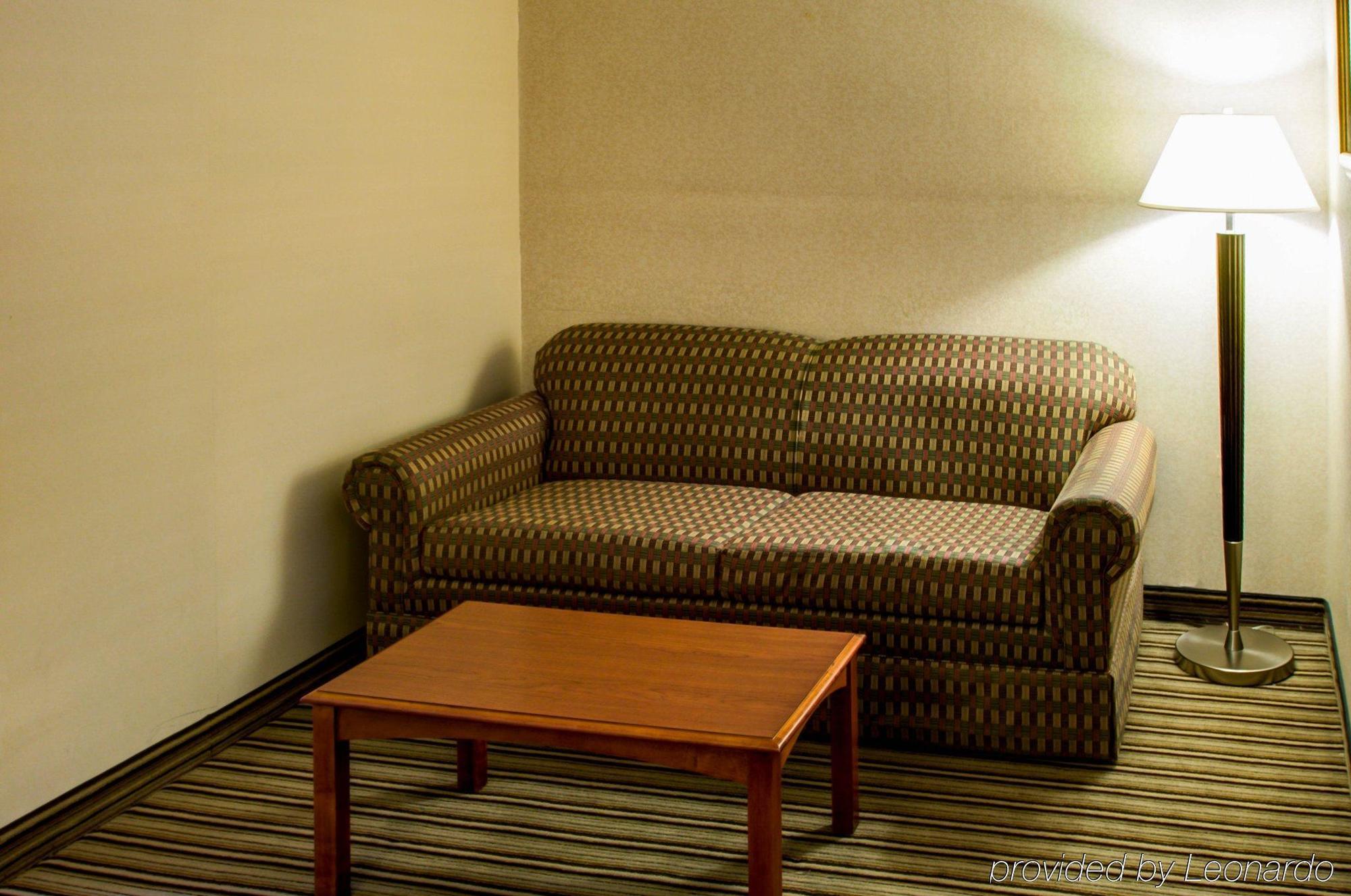 Quality Inn & Suites Grants - I-40 Экстерьер фото